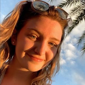 Meet your Posher, Hailey